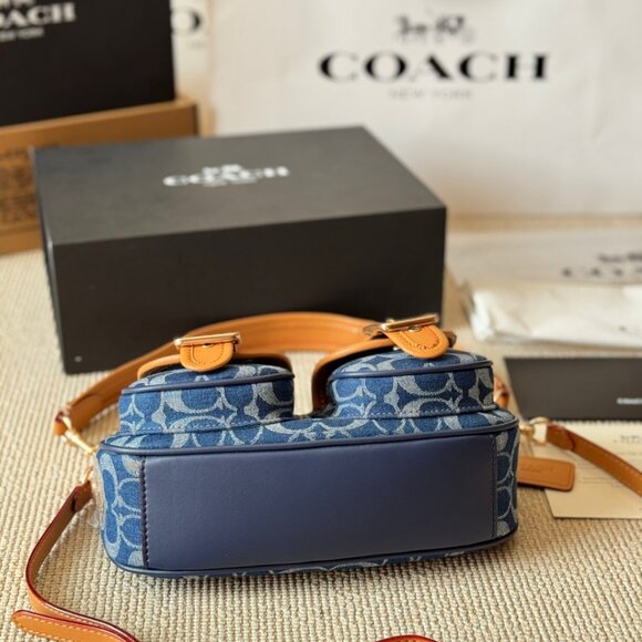 COACH Ashton Baguette Bag In Signature Canvas Denim CY700 - Picture 6 of 9